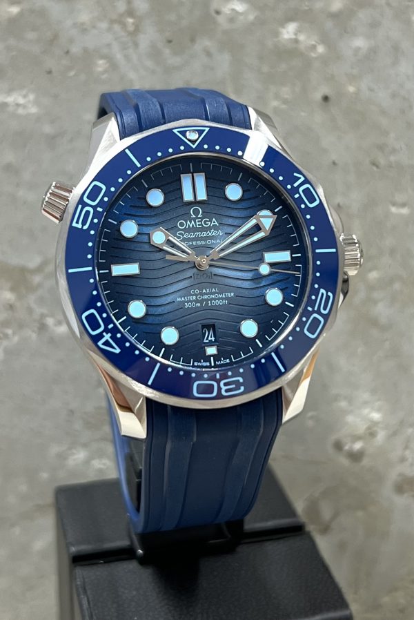 Omega Seamaster Diver 300M Co-Axial "SUMMER BLUE" 1