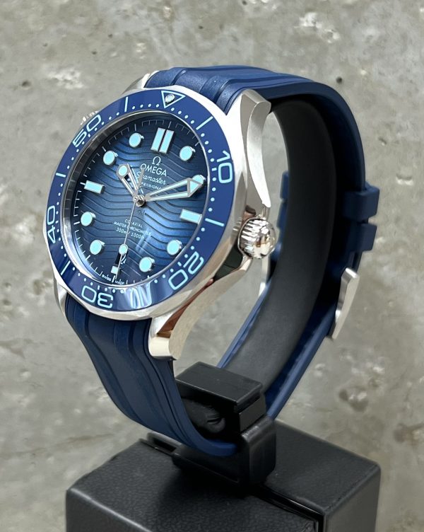 Omega Seamaster Diver 300M Co-Axial "SUMMER BLUE" 3
