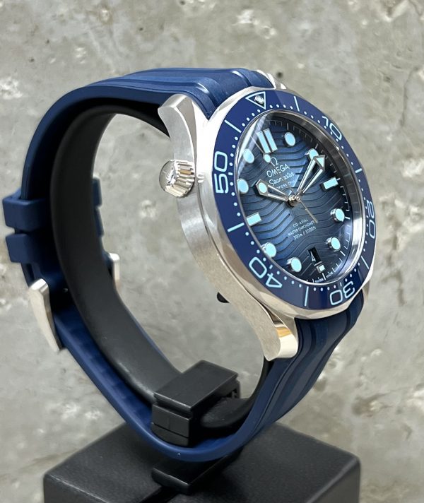 Omega Seamaster Diver 300M Co-Axial "SUMMER BLUE" 7