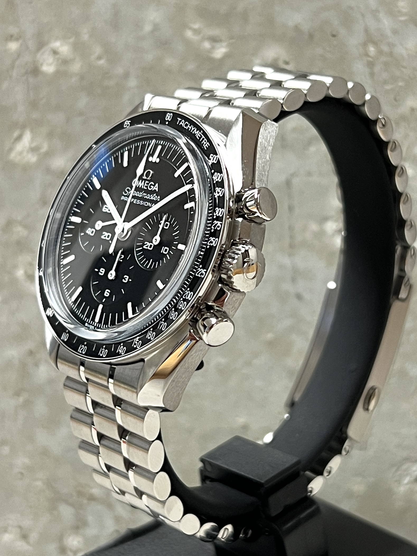 Omega Speedmaster Moonwatch Co-Axial Master 3
