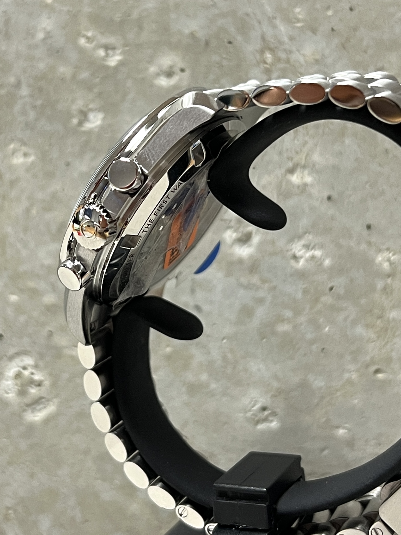 Omega Speedmaster Moonwatch Co-Axial Master 4