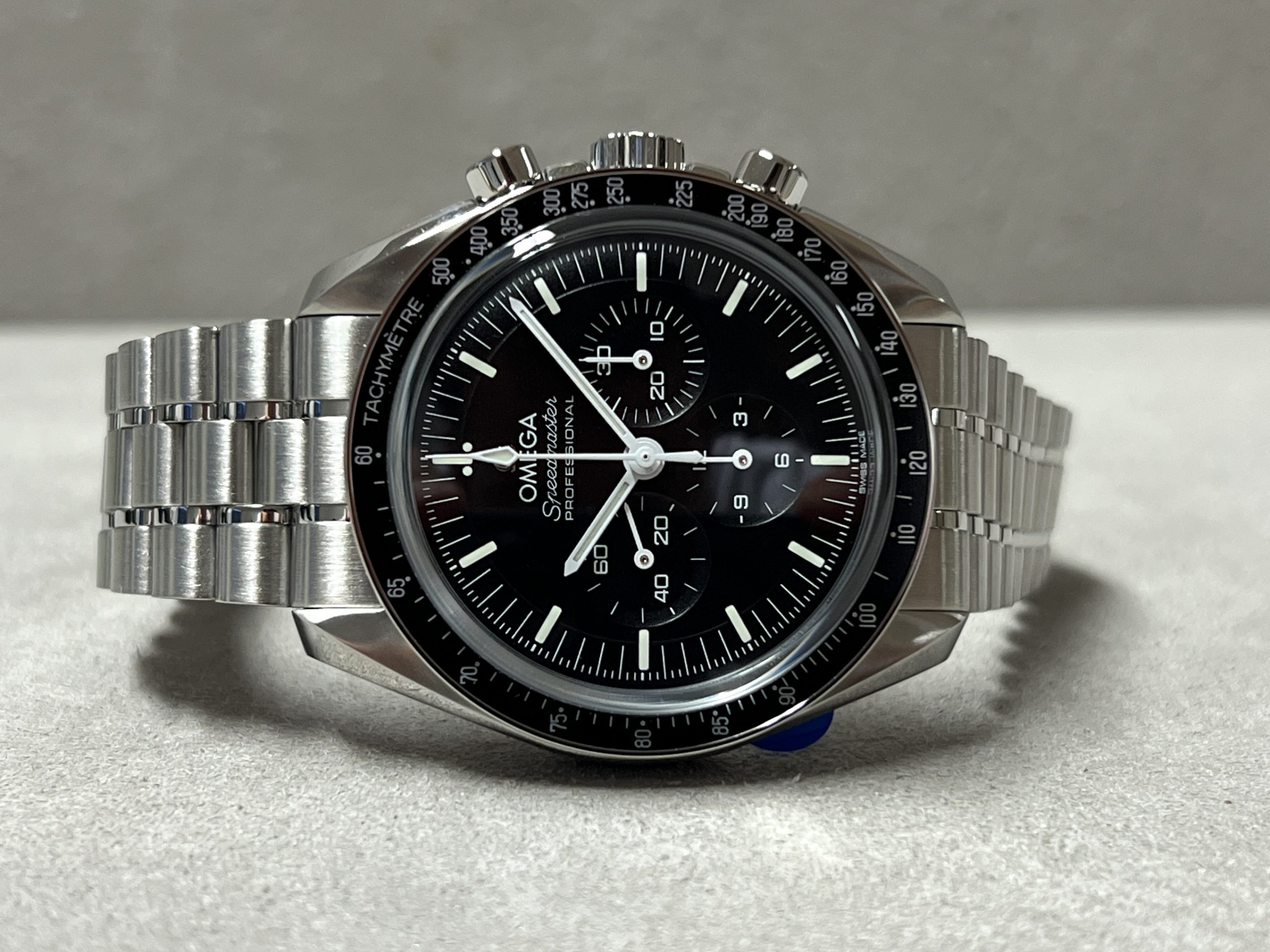Omega Speedmaster Moonwatch Co-Axial Master 8
