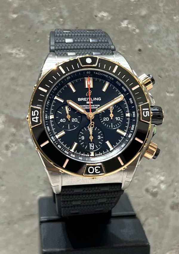 Breitling Super Chronomat B01 44 1
