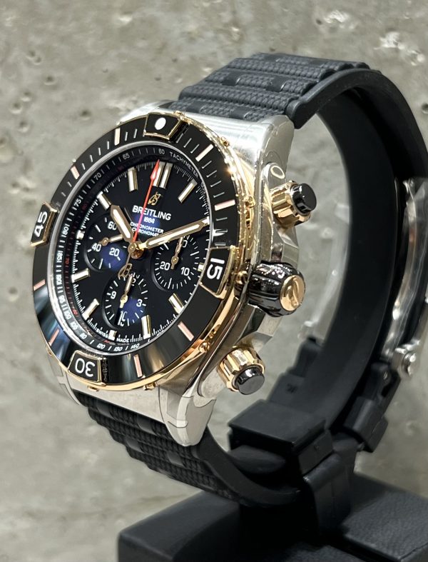 Breitling Super Chronomat B01 44 3