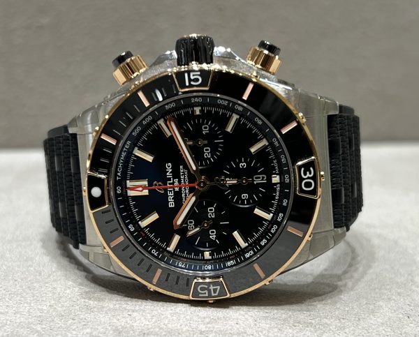Breitling Super Chronomat B01 44 8