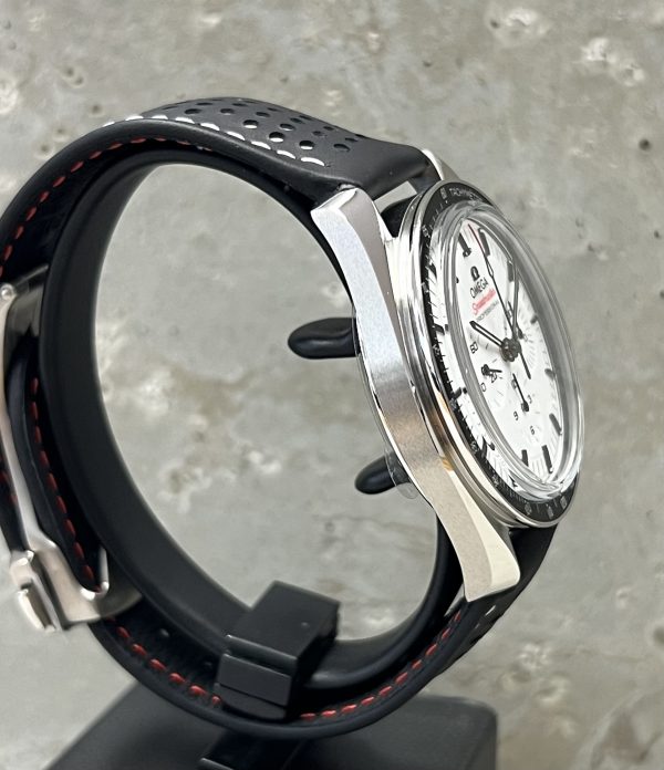 Omega Speedmaster Moonwatch Co-Axial Master Chronometer 42mm 5