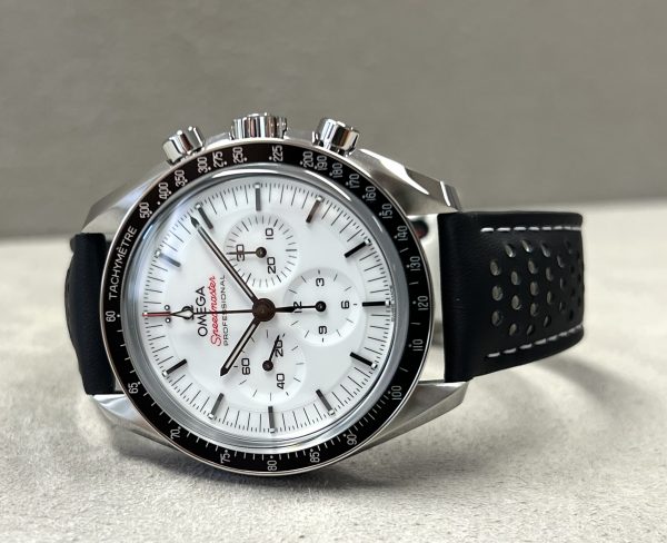 Omega Speedmaster Moonwatch Co-Axial Master Chronometer 42mm 9