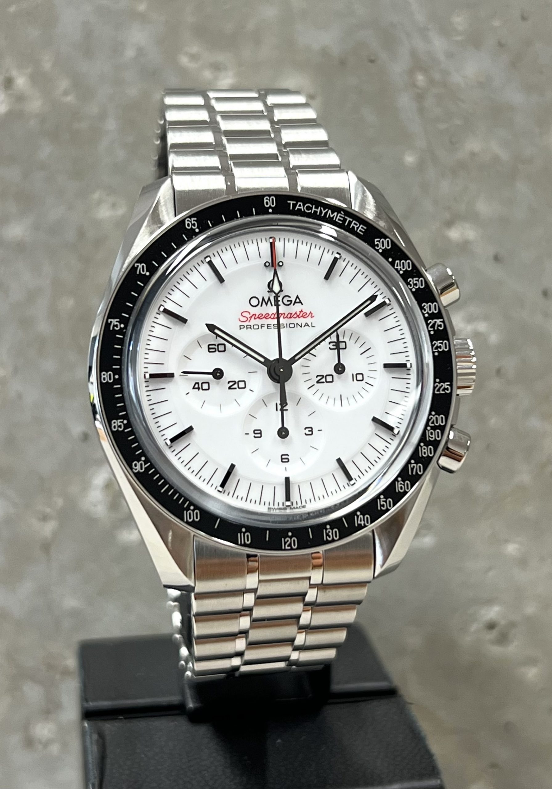 Omega Speedmaster Moonwatch Co-Axial Master 1