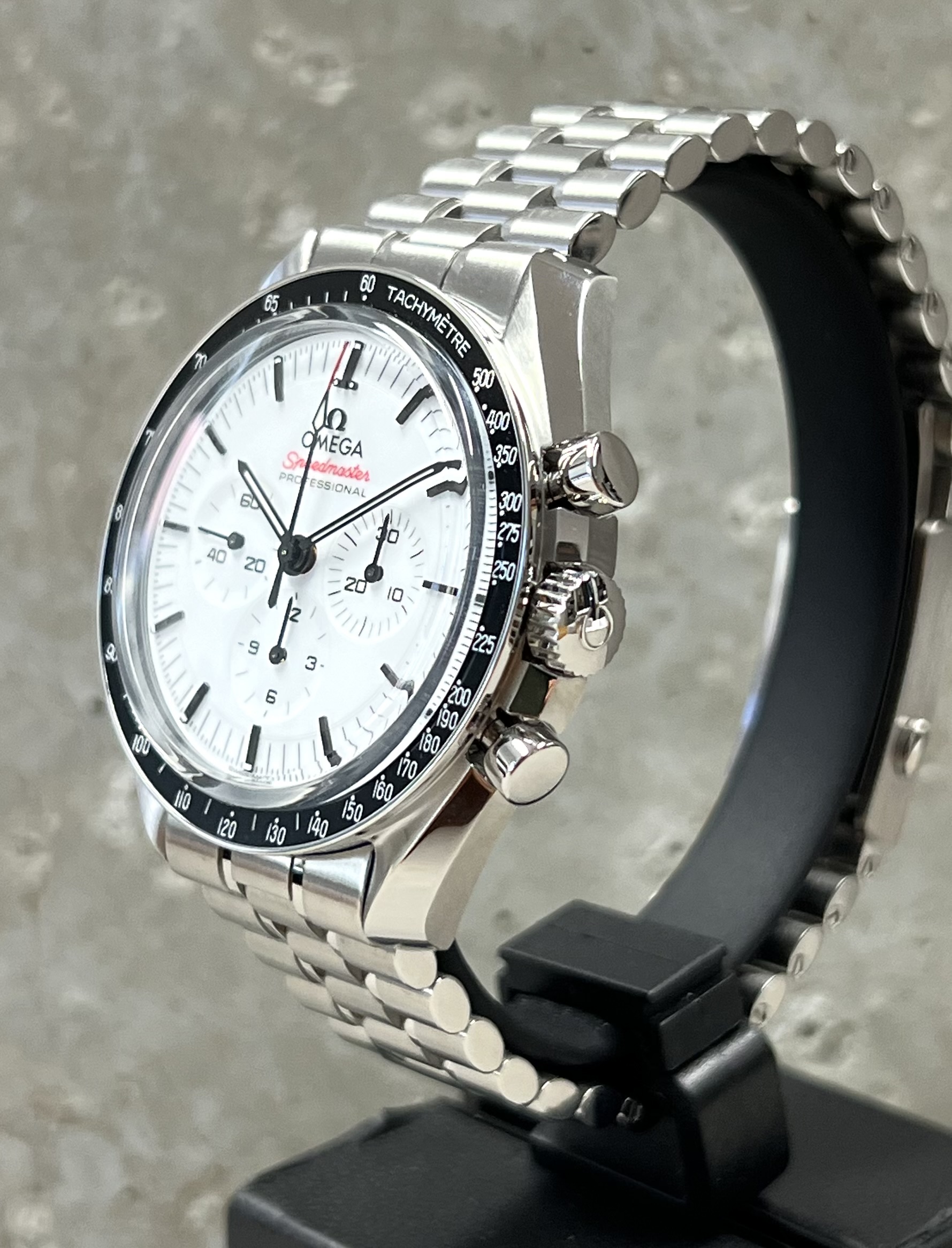 Omega Speedmaster Moonwatch Co-Axial Master 3
