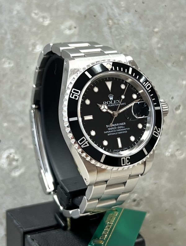 Rolex Submariner Date 3