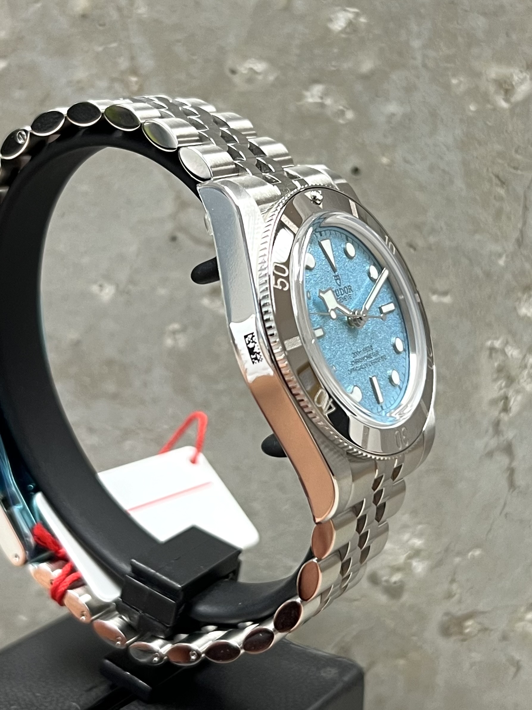 Tudor Black Bay 54 "Lagoon Blue" 4