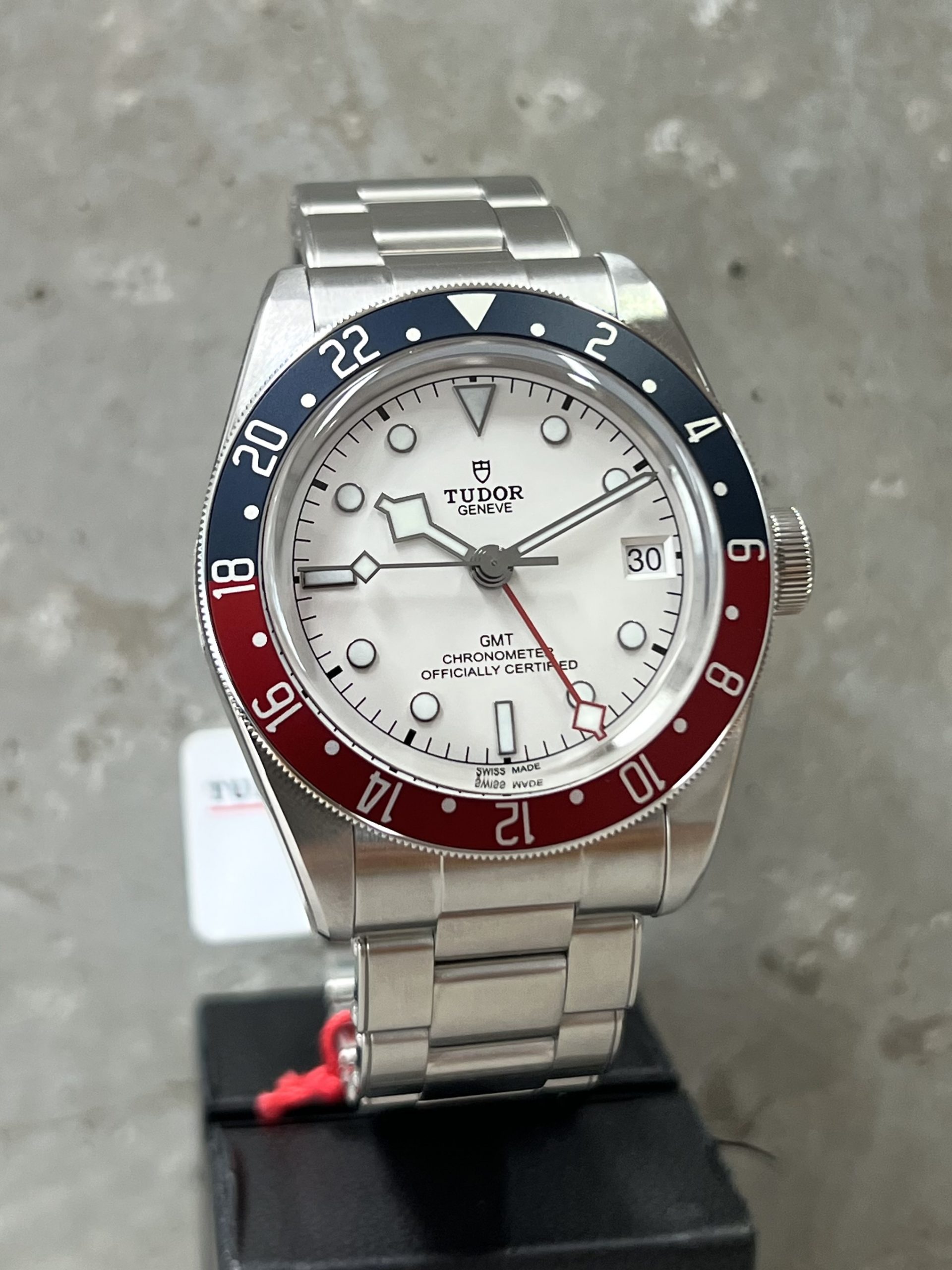 Tudor Black Bay GMT "Pepsi" weißes Zifferblatt 1