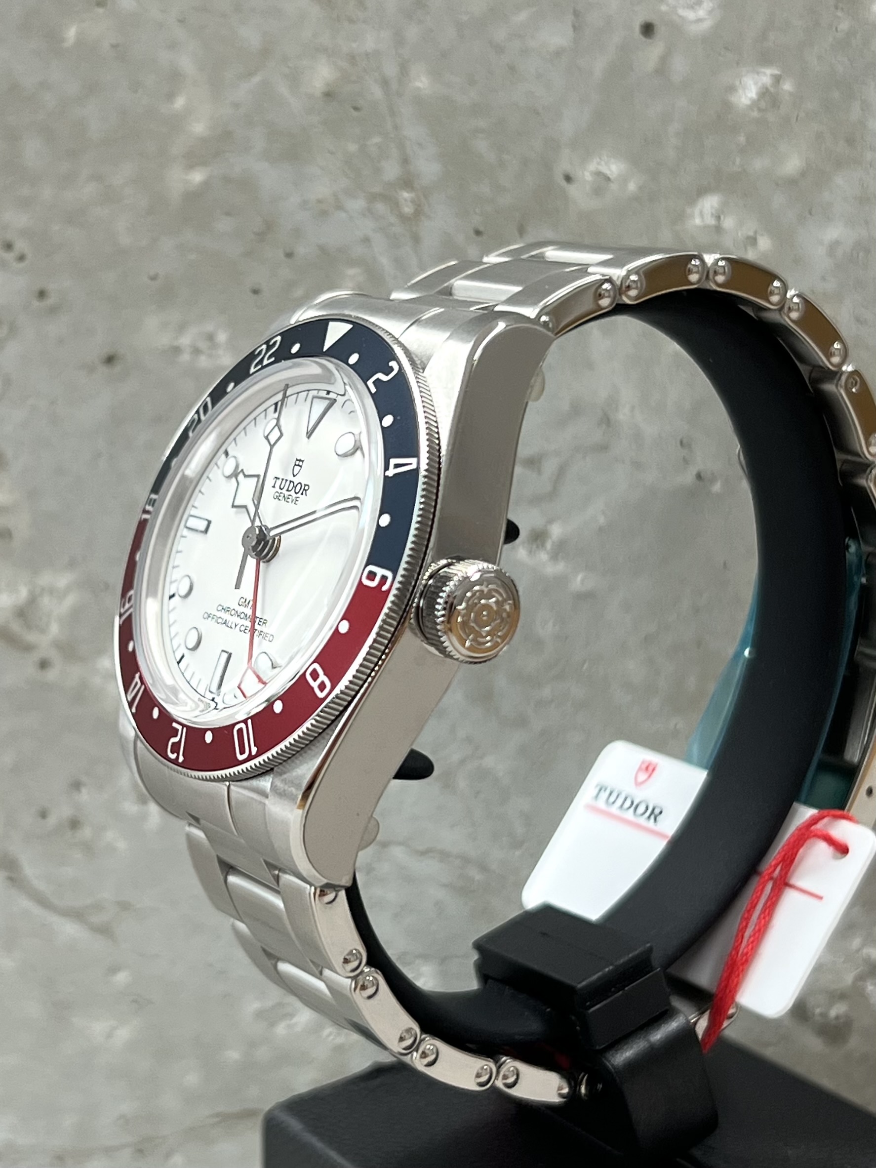 Tudor Black Bay GMT "Pepsi" weißes Zifferblatt 3