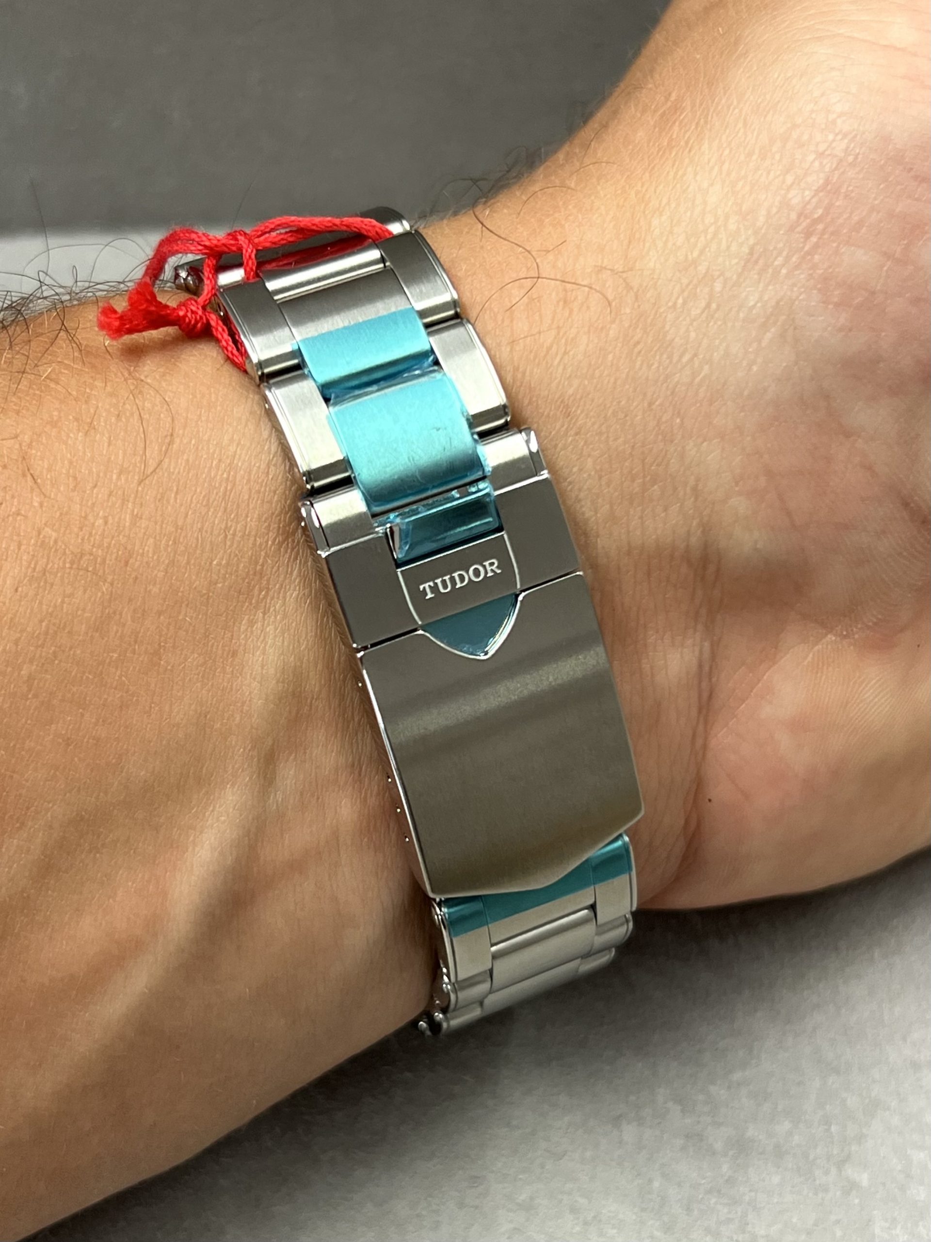 Tudor Black Bay GMT "Pepsi" weißes Zifferblatt 9