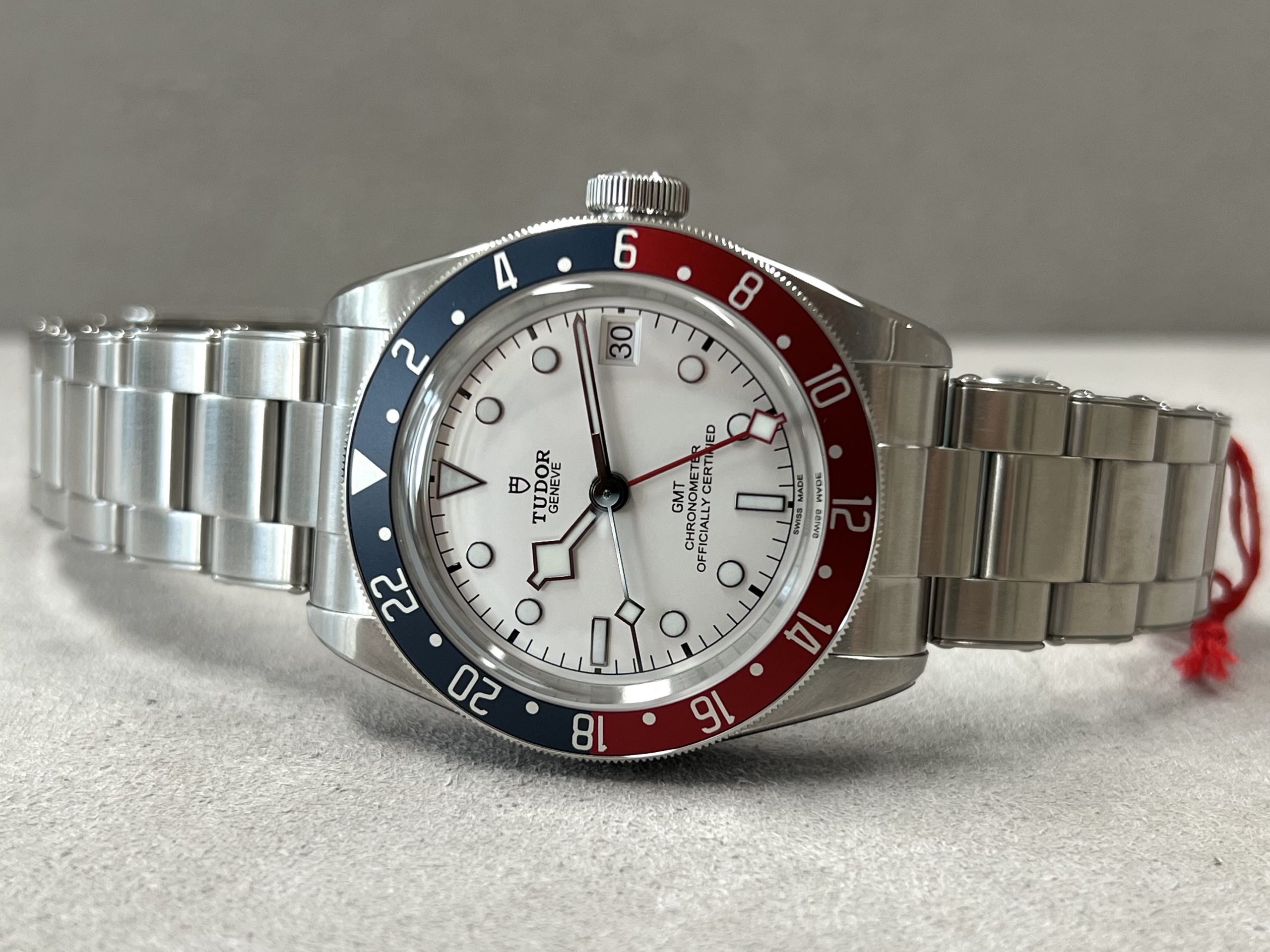 Tudor Black Bay GMT "Pepsi" weißes Zifferblatt 11