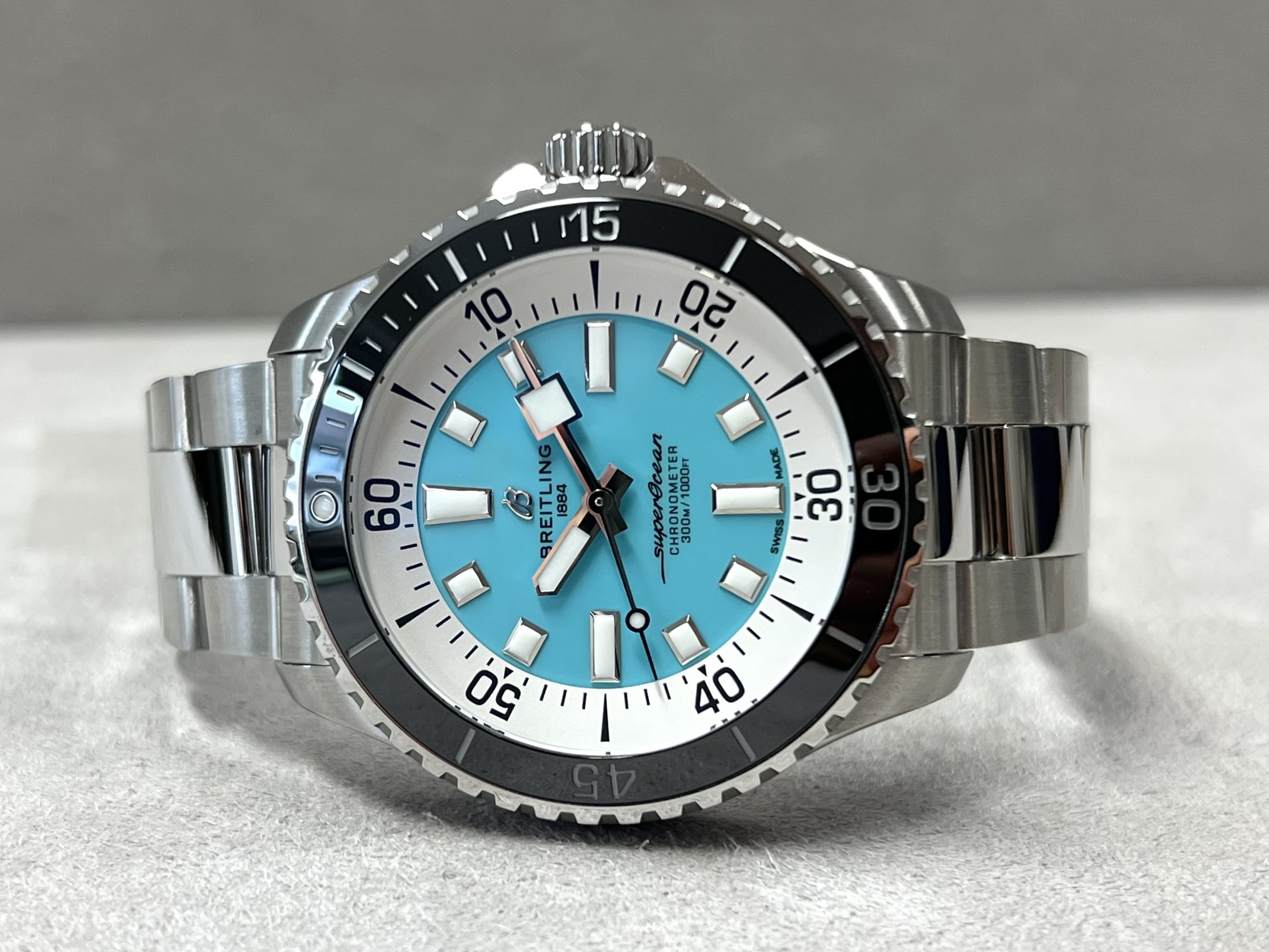 Breitling SUPEROCEAN AUTOMATIC 44 türkis 9