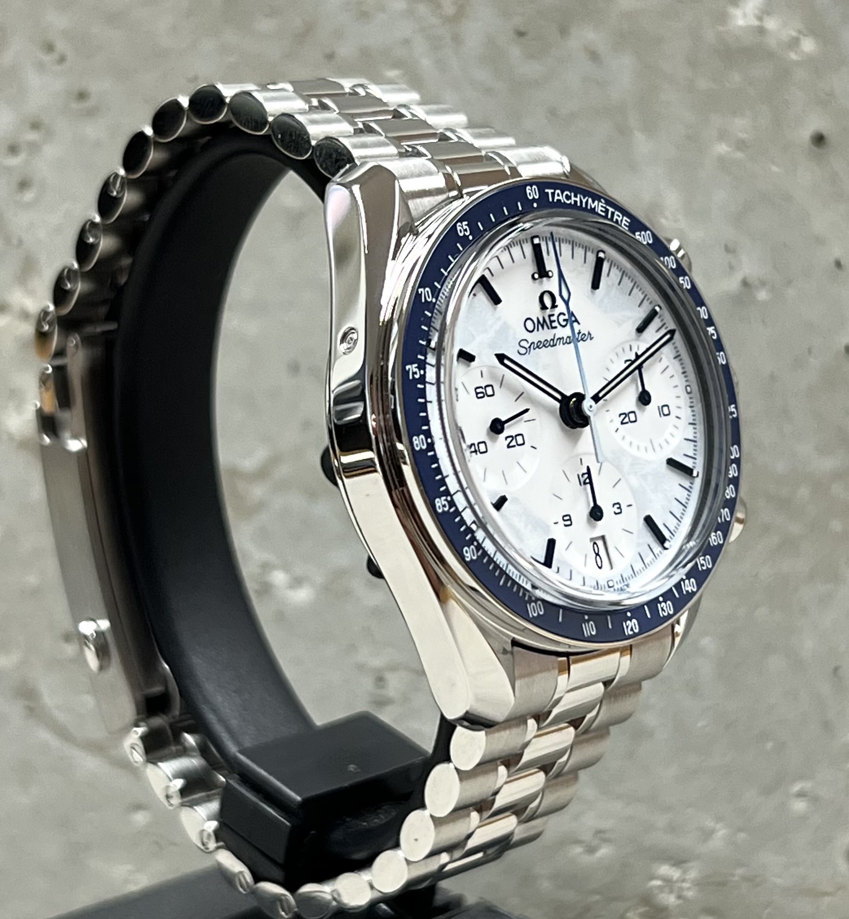 Omega Speedmaster Milano Cortina 2026 6