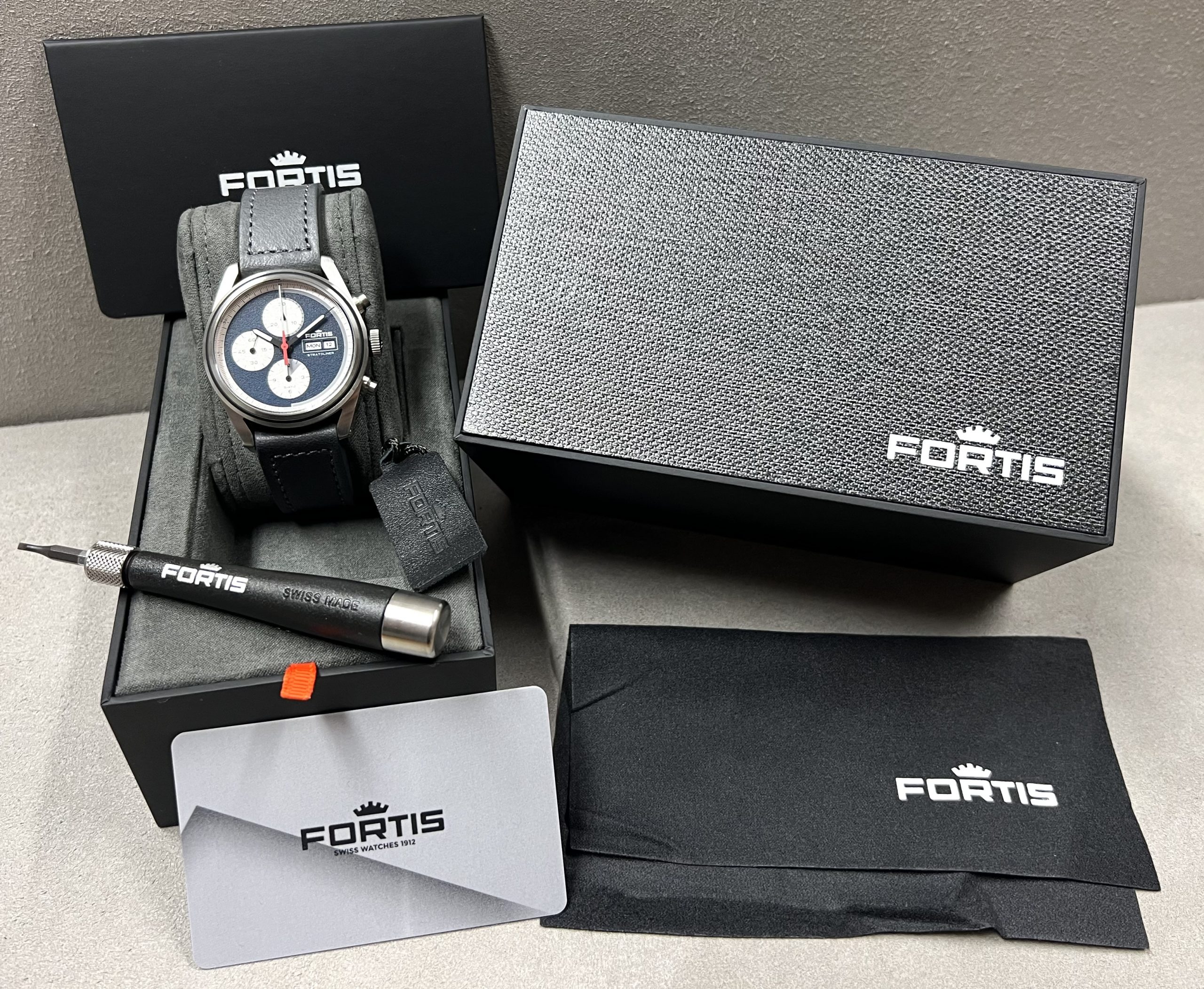 Fortis Stratoliner S-41 "Blue Japan" 13