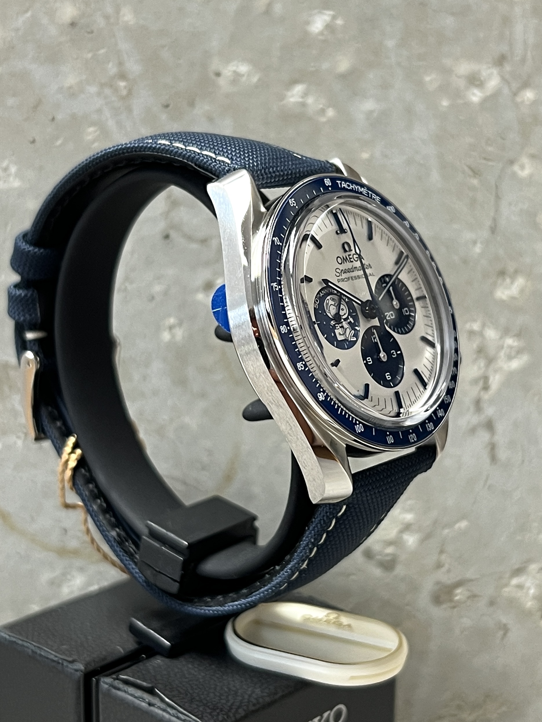 OMEGA Speedmaster Moonwatch Anniversary Series "Silver Snoopy Award" 7