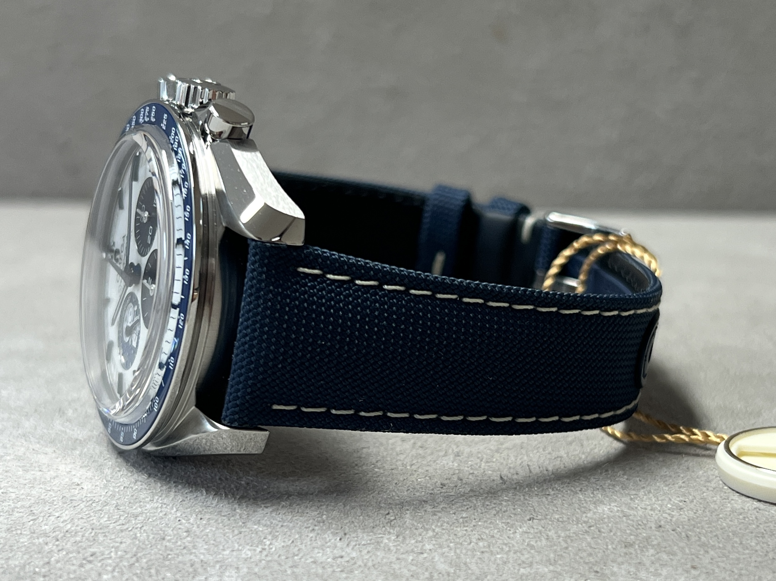 OMEGA Speedmaster Moonwatch Anniversary Series "Silver Snoopy Award" 11