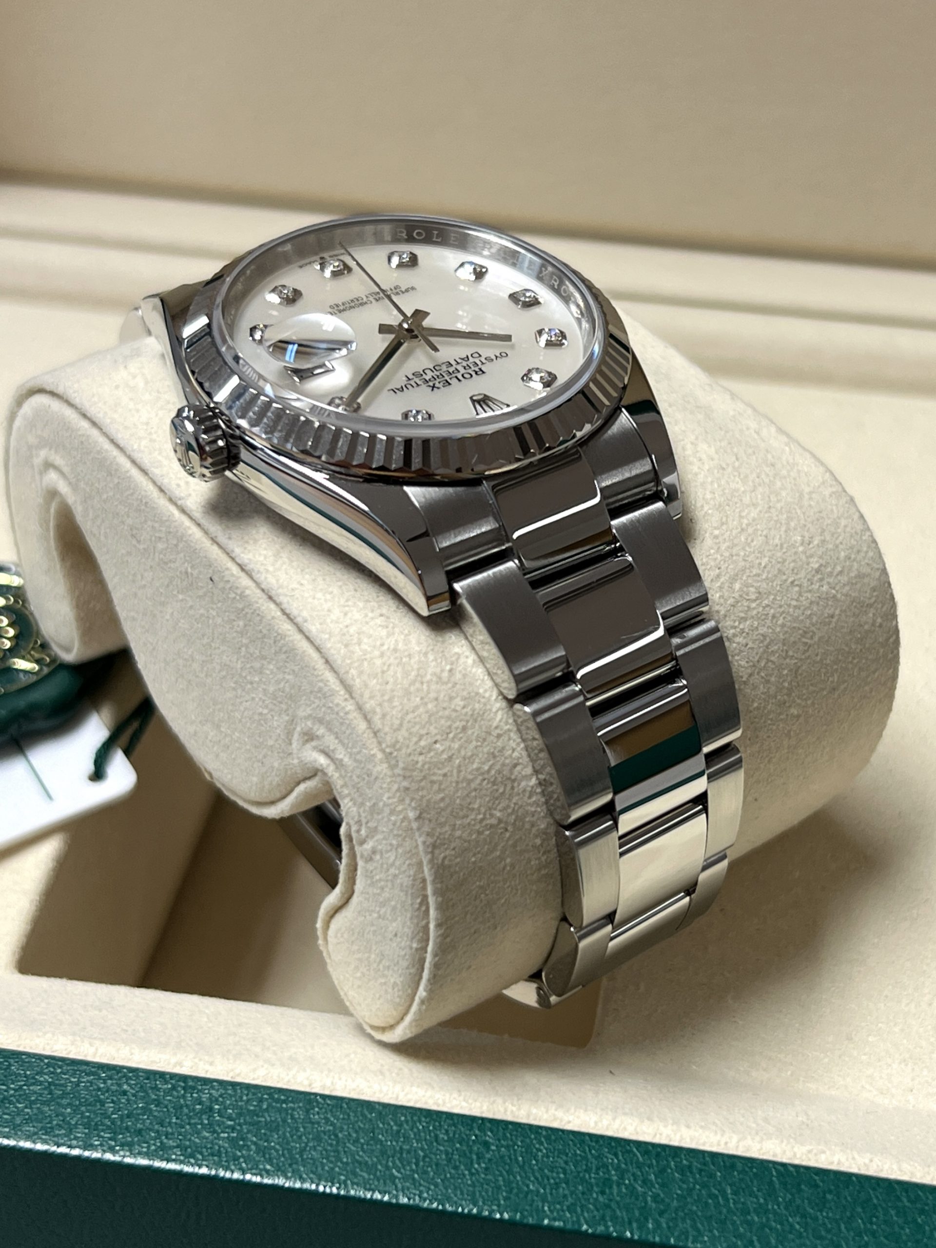 Rolex Datejust 36 "Perlmutt-Diamanten Zifferblatt" 12