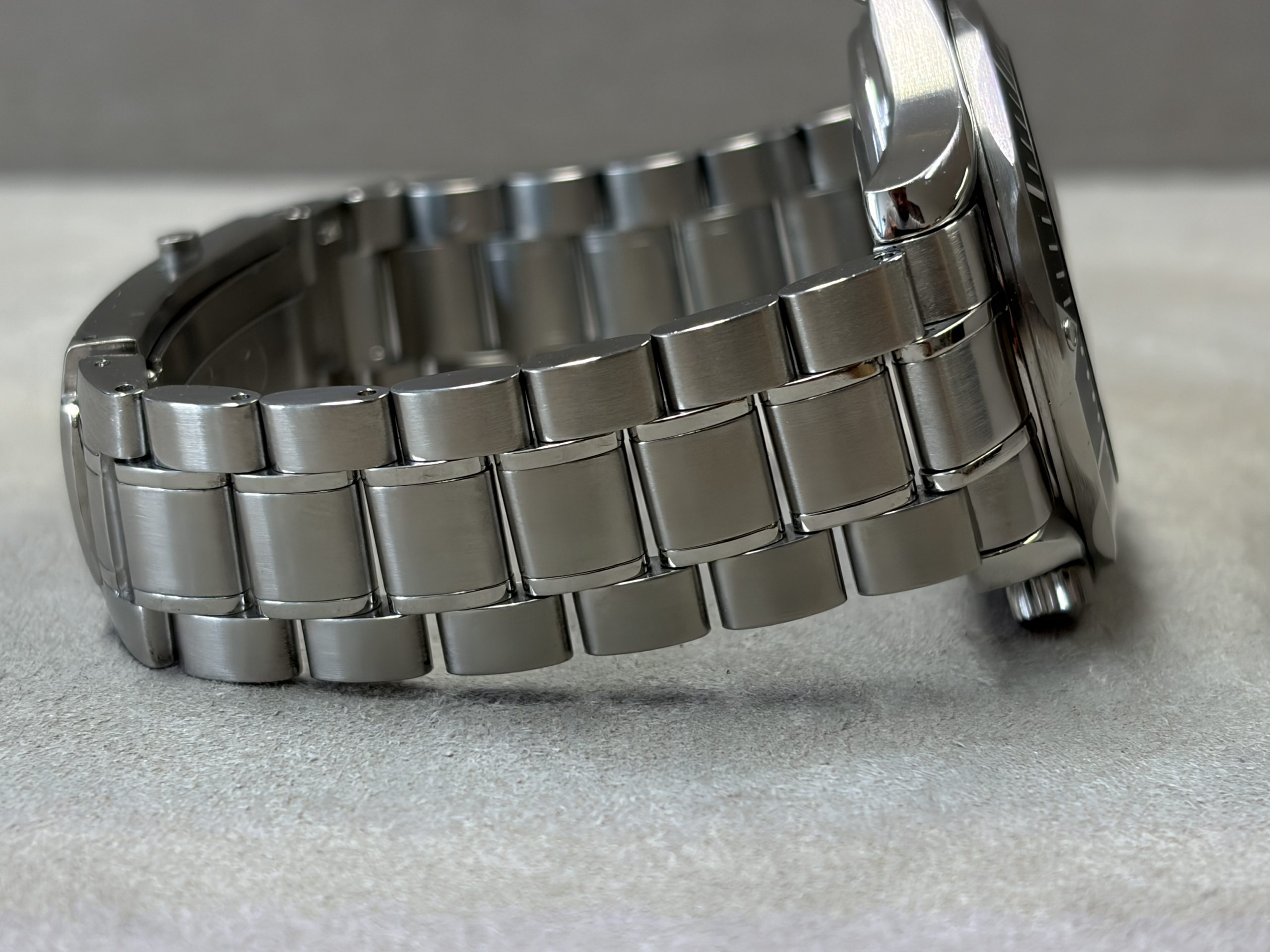 Omega Seamaster Diver 300M "Peter Blake" 8