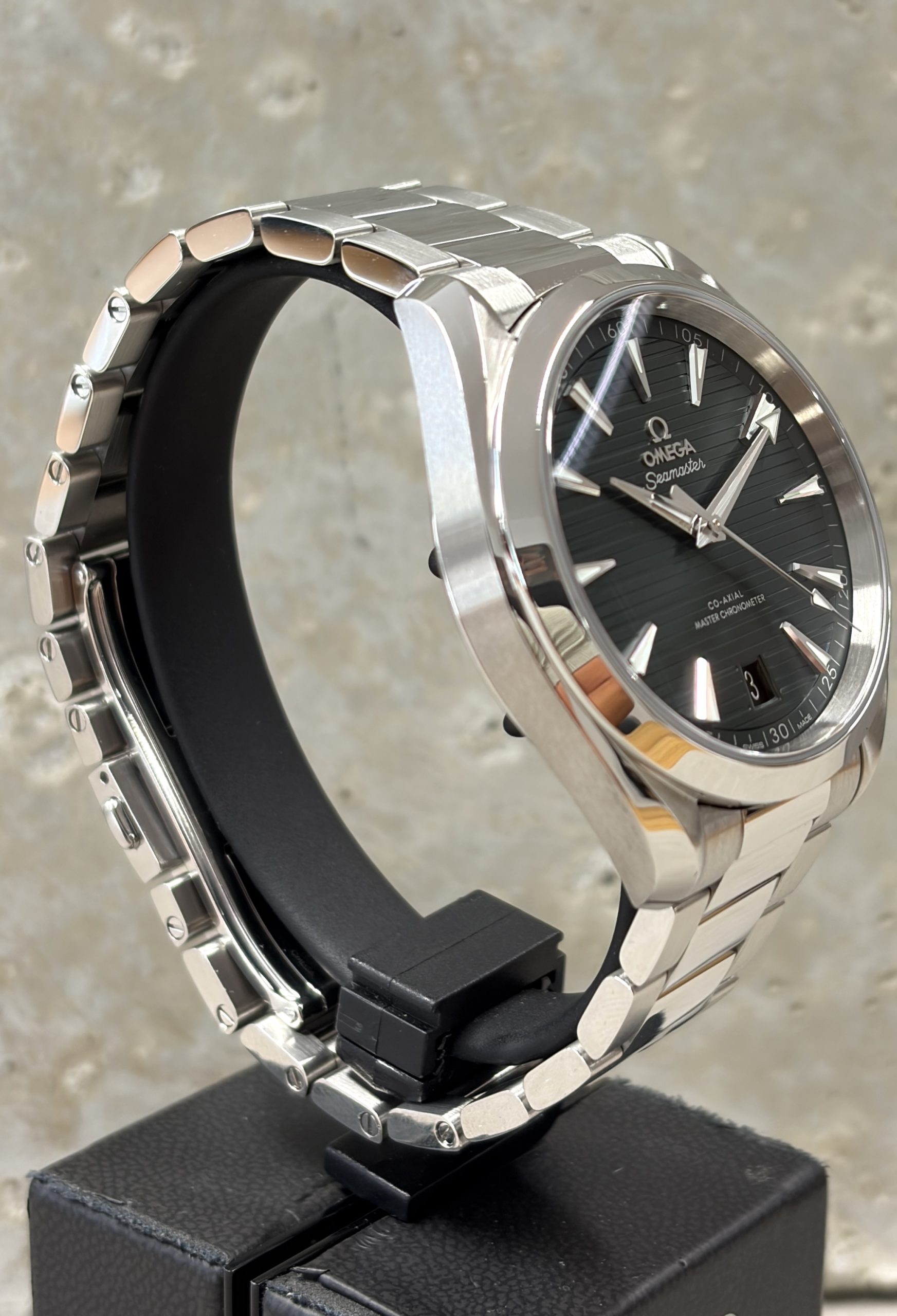 Omega Seamaster AQUA TERRA 150 M 4