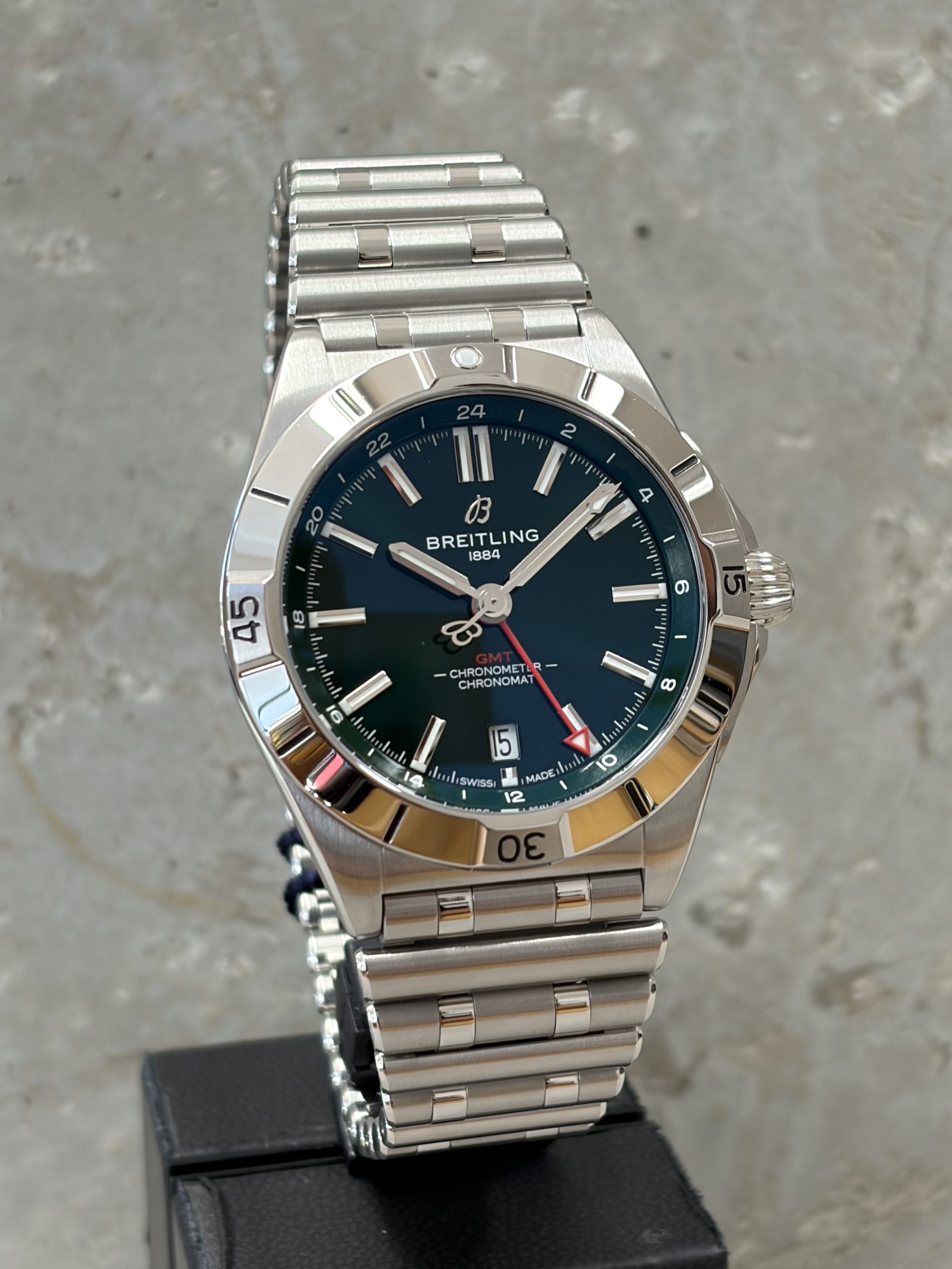 Breitling Chronomat GMT 40 1