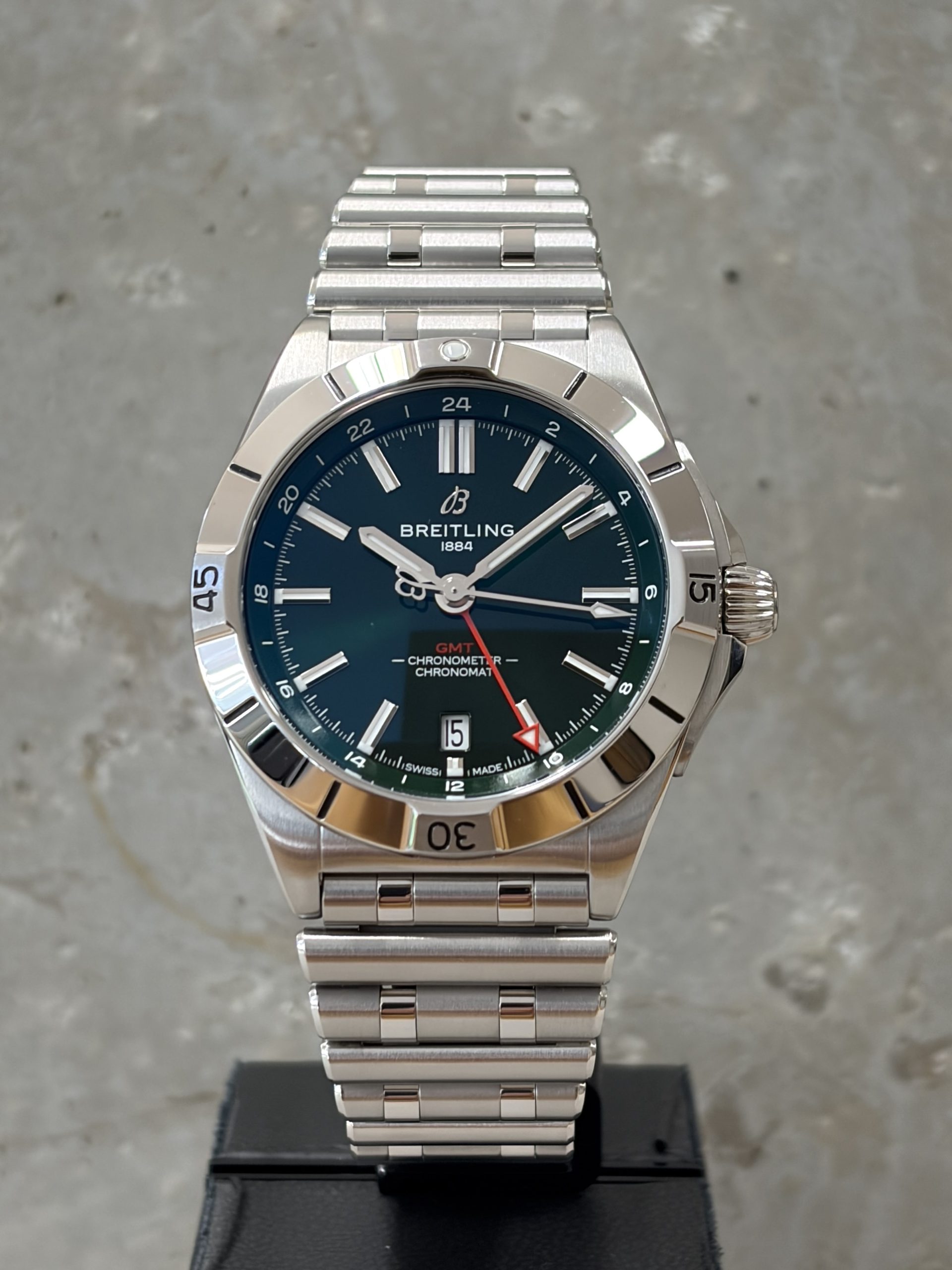 Breitling Chronomat GMT 40 2